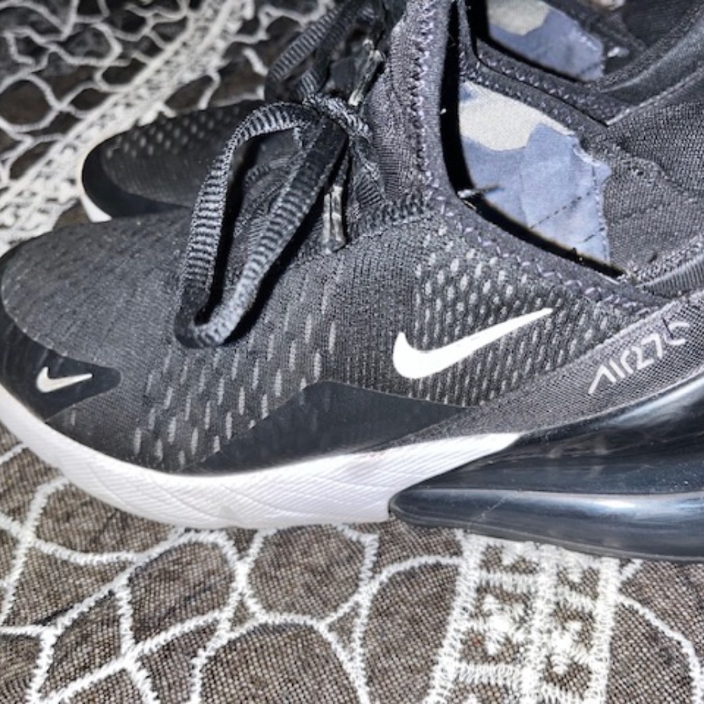 Nike Black athletic running sneakers men 6.5 women size 8.5 EUR 39